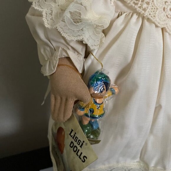 NIB 1993 PUPPIN LISSI SuperSoft Doll - Katrin - Signed - Picture 3 of 7